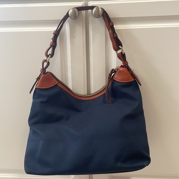 Dooney and Bourke large Erica satchel bag - Picture 2 of 10